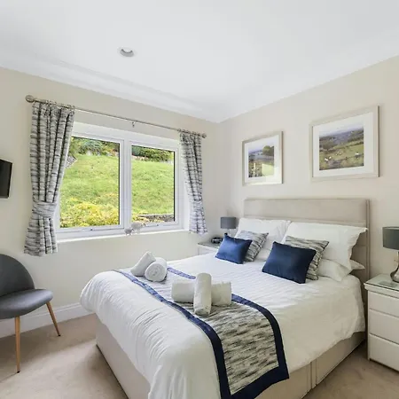 Jenkins Crag At Romney Grange * Ambleside